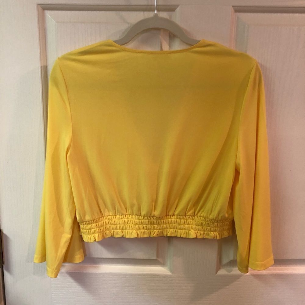 BCBGeneration crop top - Picture 3 of 4